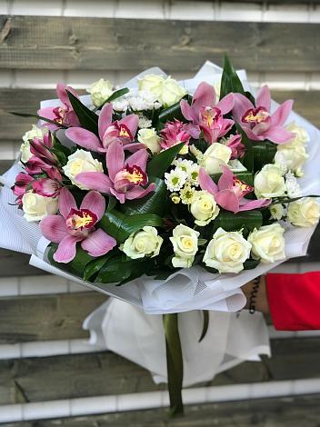 Букет цветов из: Розы и Хризантемы в Александровское Томской области
