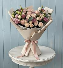 Букет цветов из:  Розы и Лизиантусы в Александровское Томской области