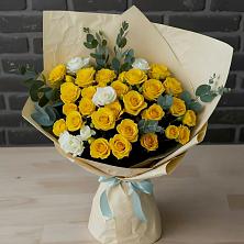 Букет цветов из:  Розы в Александровское Томской области