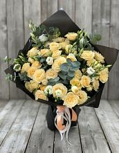 Букет цветов из:  Розы и Лизиантусы #REPLACE_PRED# Александровское Томской области