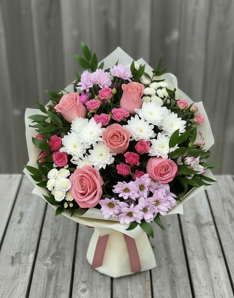 Букет цветов из: Альстромерии, Гвоздики, Розы и Хризантемы в Александровское Томской области