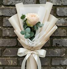 Букет цветов из:  Розы в Александровское Томской области