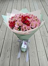 Букет цветов из:  Альстромерии в Александровское Томской области