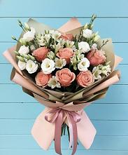 Букет цветов из:  Розы, Альстромерии и Лизиантусы #REPLACE_PRED# Александровское Томской области