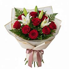 Букет цветов из:  Лилии и Розы в Александровское Томской области