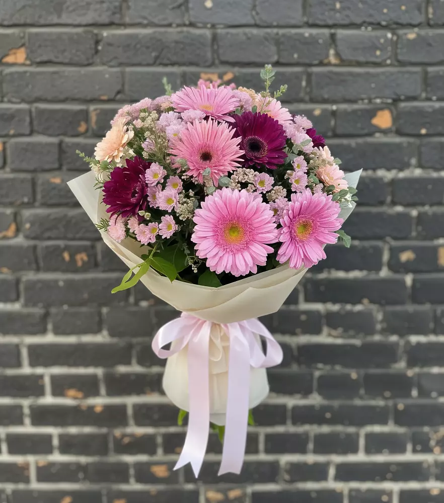 Букет цветов из: Герберы и Хризантемы в Александровское Томской области