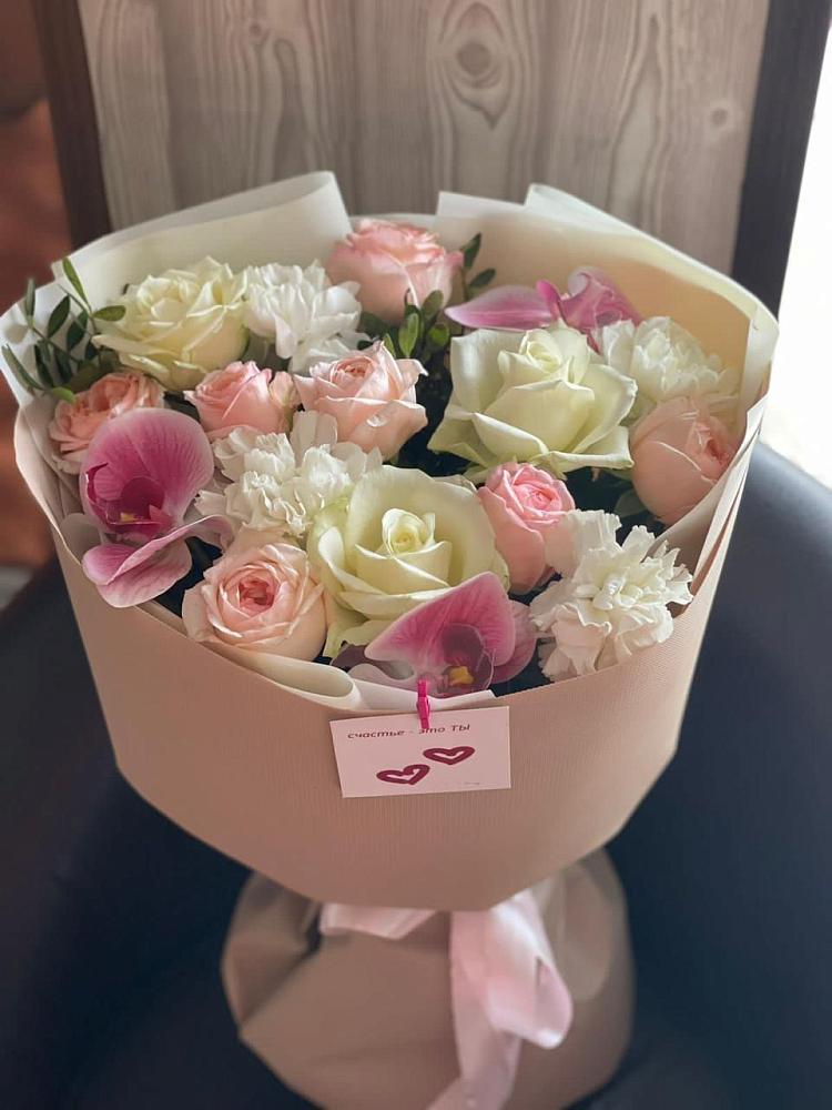 Букет цветов из: Орхидеи, Розы и Гвоздики в Александровское Томской области