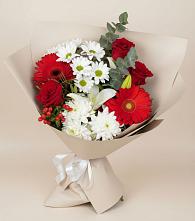 Букет цветов из:  Розы, Хризантемы, Герберы и Лилии в Александровское Томской области