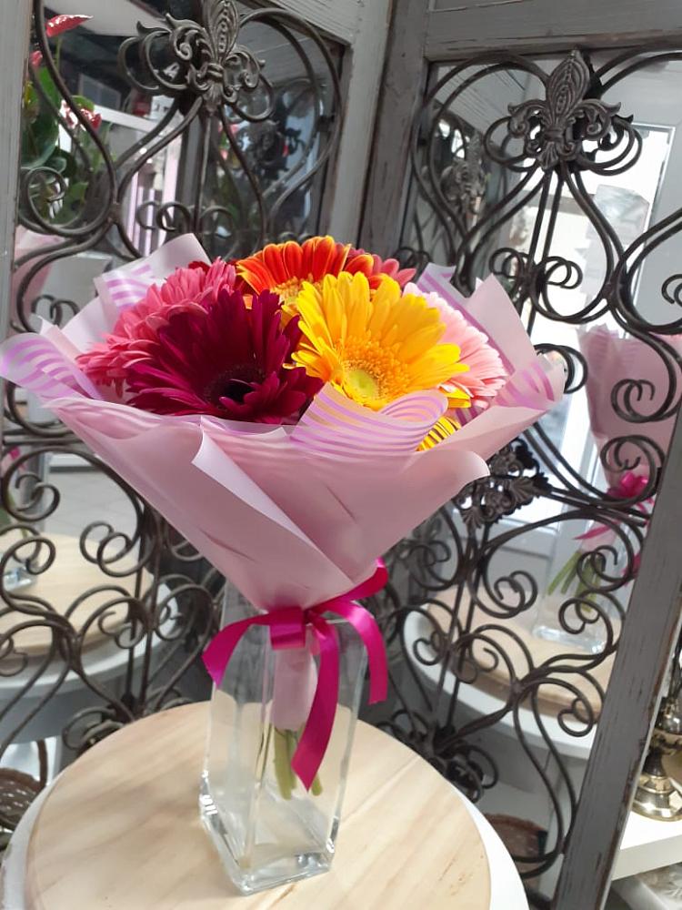 Букет цветов из: Герберы в Александровское Томской области