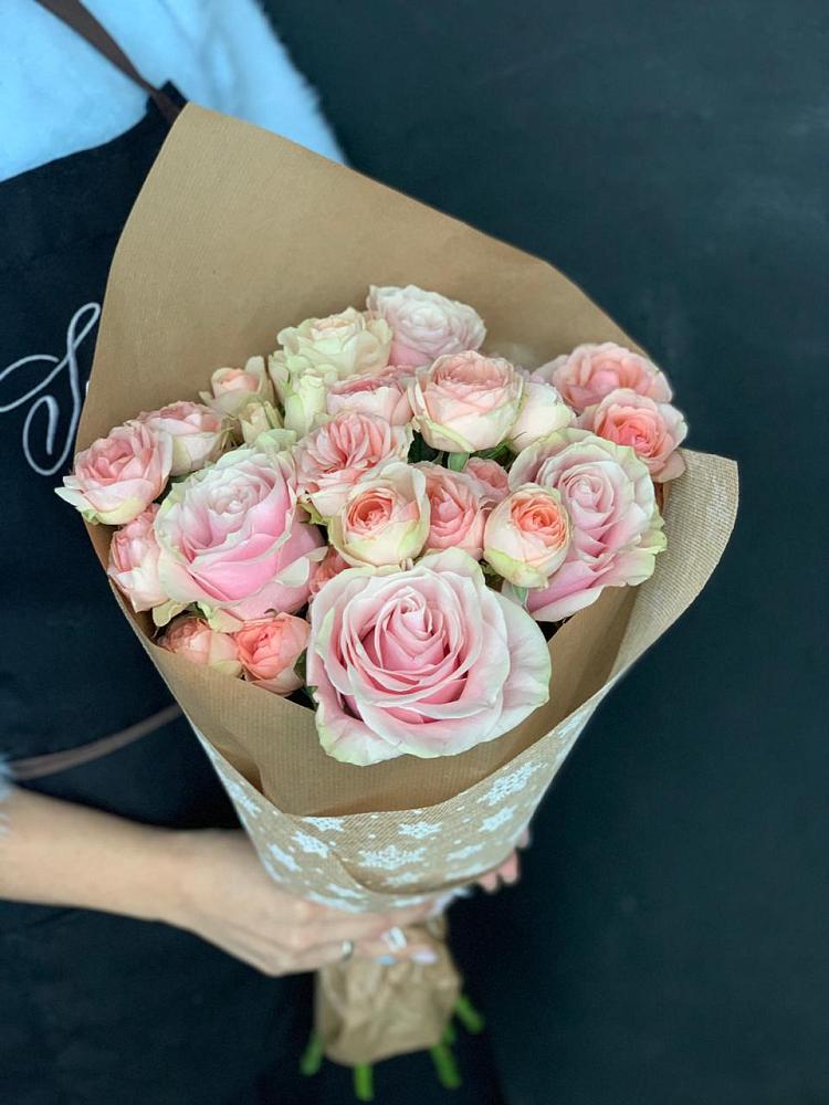 Букет цветов из: Хризантемы и Розы в Александровское Томской области