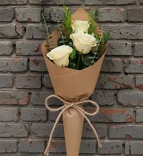 Букет цветов из:  Розы в Александровское Томской области
