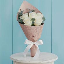 Букет цветов из:  Розы в Александровское Томской области