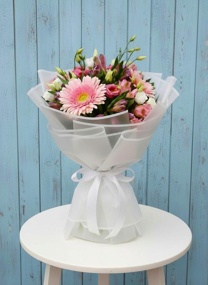 Букет цветов из: Герберы, Альстромерии и Лизиантусы в Александровское Томской области