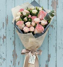 Букет цветов из:  Розы в Александровское Томской области