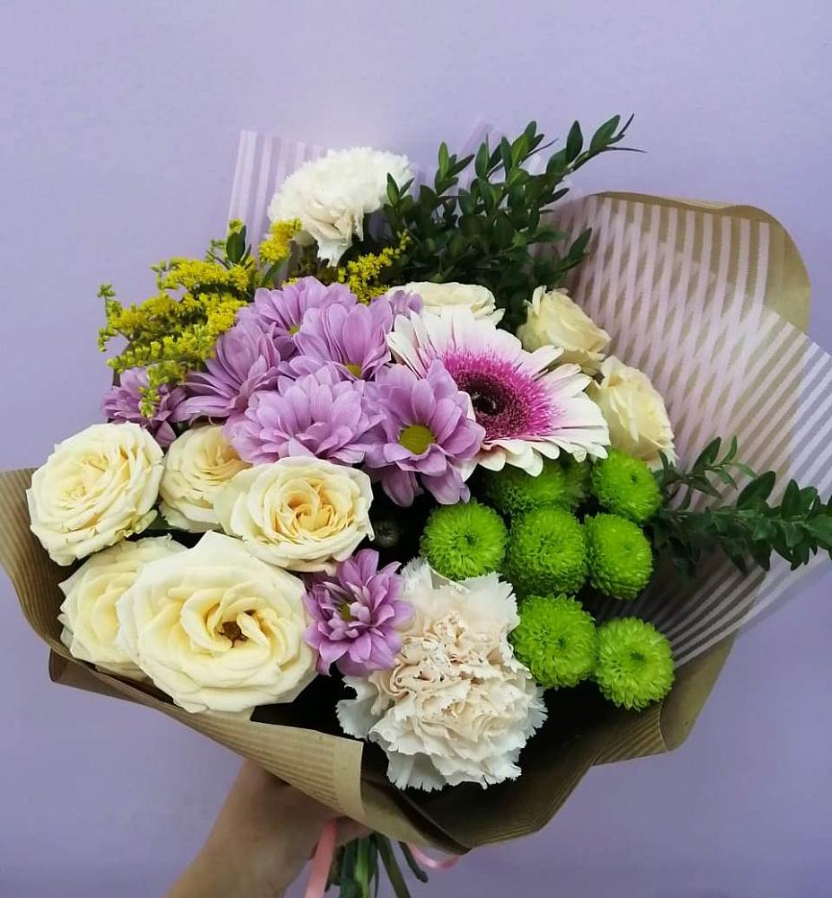 Букет цветов из: Хризантемы, Розы, Гвоздики и Герберы в Александровское Томской области