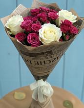 Букет цветов из:  Розы в Александровское Томской области
