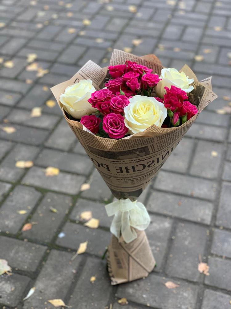 Букет цветов из: Розы в Александровское Томской области