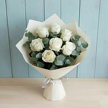 Букет Белые розы в Эвкалипте в Александровское Томской области