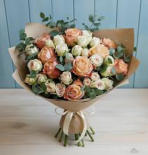 Букет цветов из:  Альстромерии и Розы в Александровское Томской области