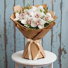 Букет цветов из:  Орхидеи и Розы в Александровское Томской области