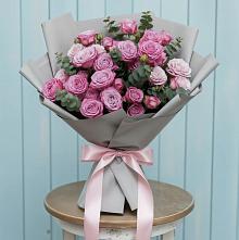 Букет цветов из:  Розы в Александровское Томской области